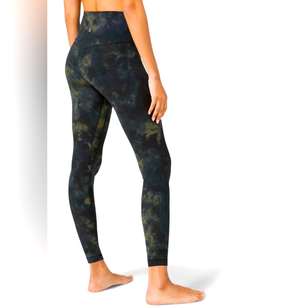 Lululemon cropped ALIGN LEGGINGS NEW CONDITION! TIE DYE! SIZE 2! LOWEST PRICE!